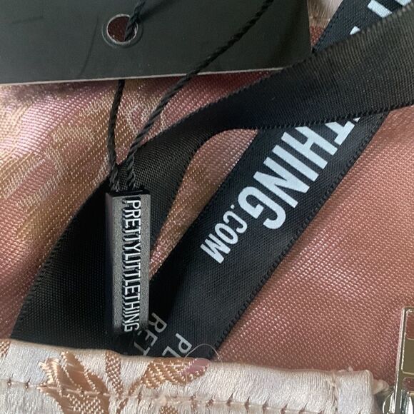 Pretty Little Thing Halter Top NWT - Picture 12 of 13